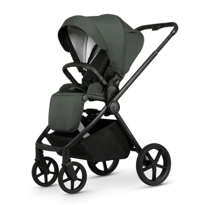 Venicci Claro 2in1 Reisesystem inklusive Kinderwagen, Maxi COSI/Cybex Adapter 8-teiliges Bundle - Forest