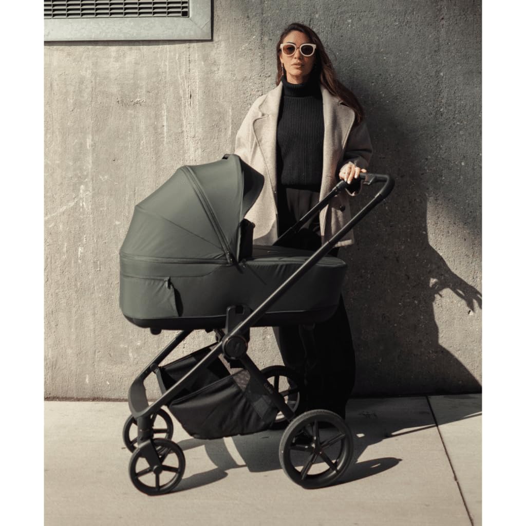 Venicci Claro 2in1 Reisesystem inklusive Kinderwagen, Maxi COSI/Cybex Adapter 8-teiliges Bundle - Forest